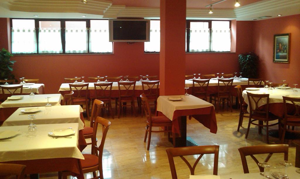 Pension La Casina Οβιέδο Εξωτερικό φωτογραφία